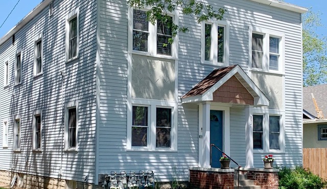 Peaceful Cozy 2bd Apartment in Convenient Location for Monthly+ Stays