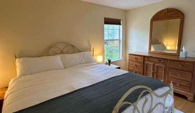 Peaceful/cozy 2BR/2BA Home - 30 mins to Panama City Beach & Near Cypress Springs