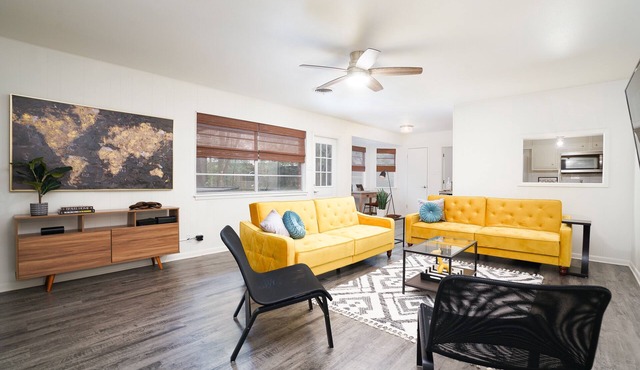 Peaceful & Cozy home on Tree-Lined Street