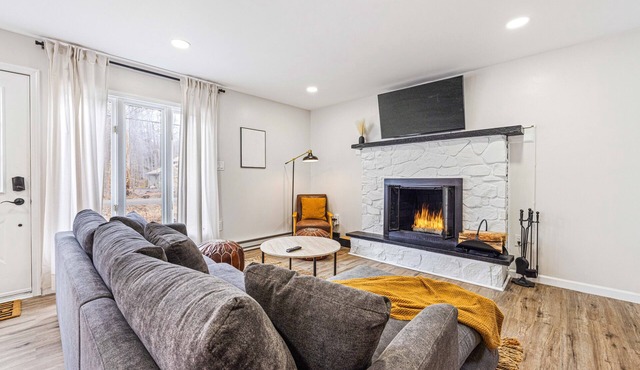 Peaceful & Cozy Lake Naomi Getaway ~ Pocono Pines ~ Kalahari Resort