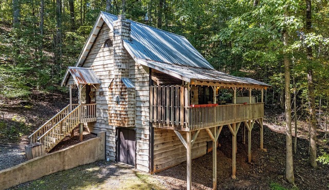 Peaceful Creekside Cabin with Hot Tub + Game Room