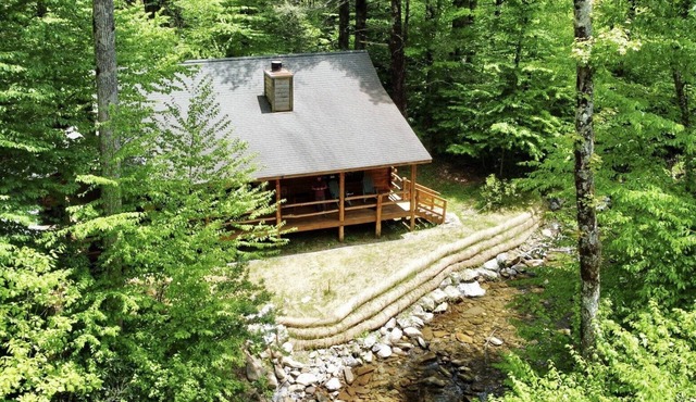 Peaceful Creekside Retreat at the foot of Mt. Mitchell!