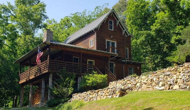 Peaceful Creekside Retreat w/Fire Pit & Game Room Near Historic Lexington, VA
