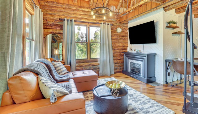 Peaceful 'Creekside North' Studio w/Fire Pit