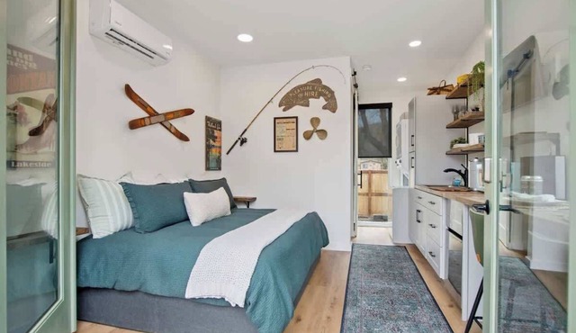 Peaceful Creekside Villa, Walk to Flathead Lake