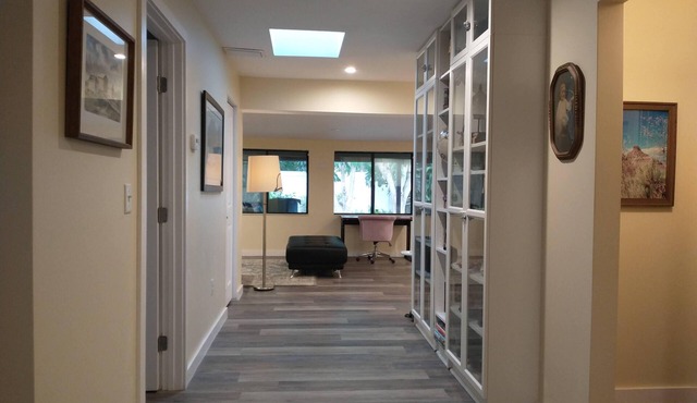 Peaceful Custom Home with Pool - 5 miles from beach!