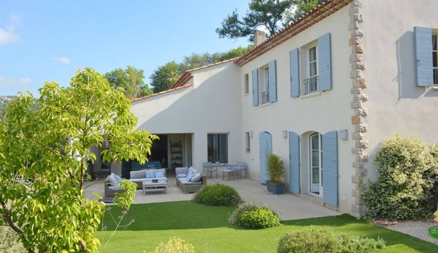 Peaceful designed modern villa nestles in St Paul de Vence