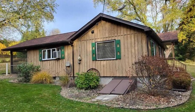 Peaceful Deer View Cabin 2 BR