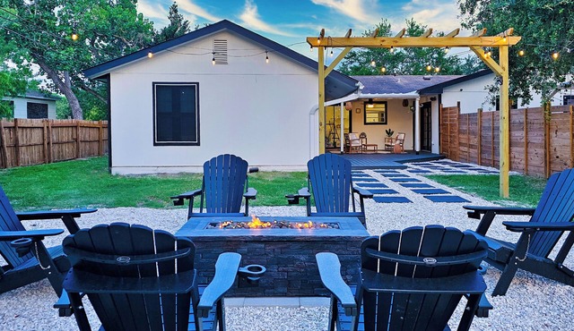 Peaceful | Designer Rental | 2 Workstations | King