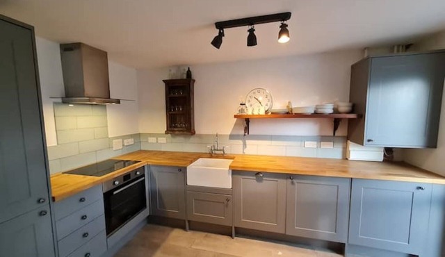 Peaceful Dog Friendly Cottage in 3 Acres