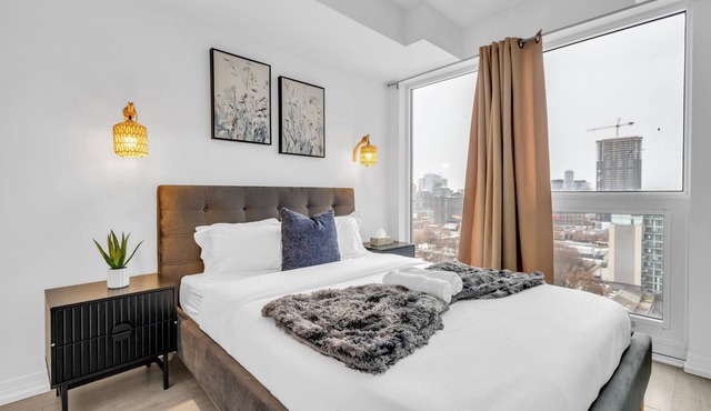 Peaceful Downtown 2BR Retreat with 2 Spacious Baths. Effortless City Access!