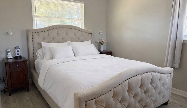 Peaceful Downtown Clermont Studio-Unit A
