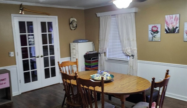 Peaceful Duck Pond close to I75