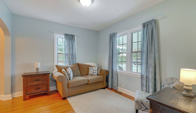 Peaceful Duplex - Walk to Historic Jonesborough!