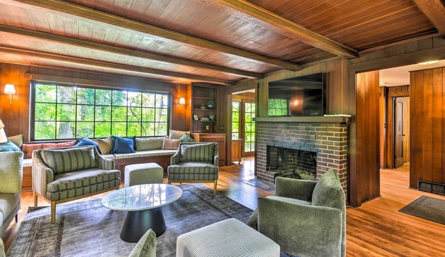 Peaceful + Elegant Cottage w/Riverside View