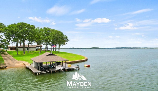 Peaceful Escape on Lake Bob Sandlin