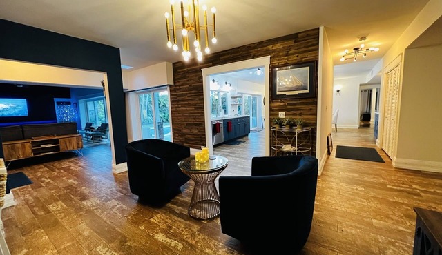 Peaceful Exotic Family Home on Cul-de-sac -Minutes from most tourist attractions