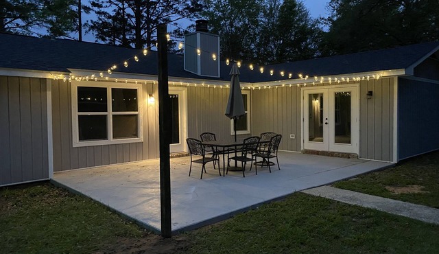 Peaceful Fairhope Retreat-large home on 1 acre lot!