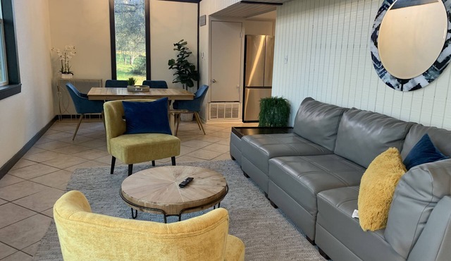 Peaceful, family and pet-friendly duplex in a cut-de-sac with abundant wild life