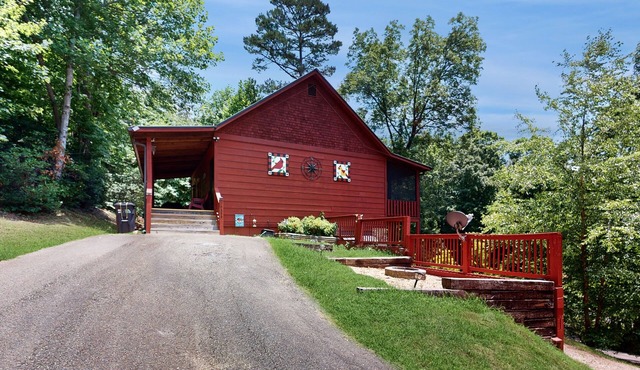 Peaceful, family-friendly retreat w/nearby forests & golf course