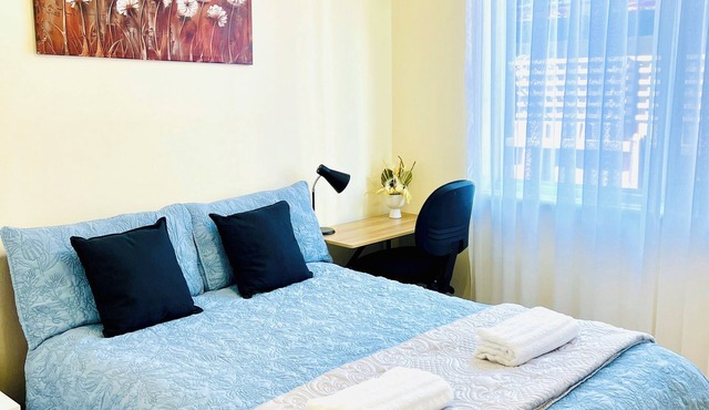 Peaceful family-friendly 2-bedroom apartment in Camberwell.