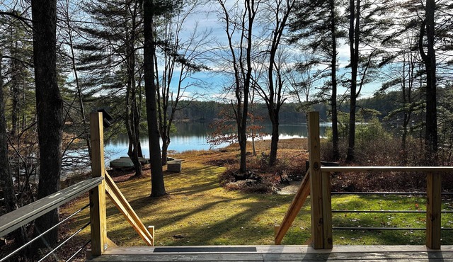 Peaceful Family Friendly Private Lake Waterfront Home 8 Min to Skiing & Hiking