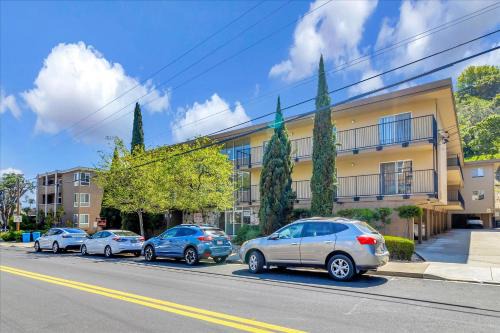 Peaceful Family Friendly 2BR 2BA Entire Apt Unit in Belmont Hill