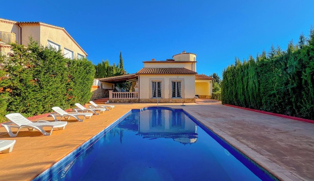 Peaceful Family Getaway in a Quiet Neighborhood