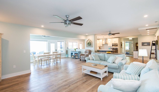 Peaceful family get away with in ground pool and hot tub close to town