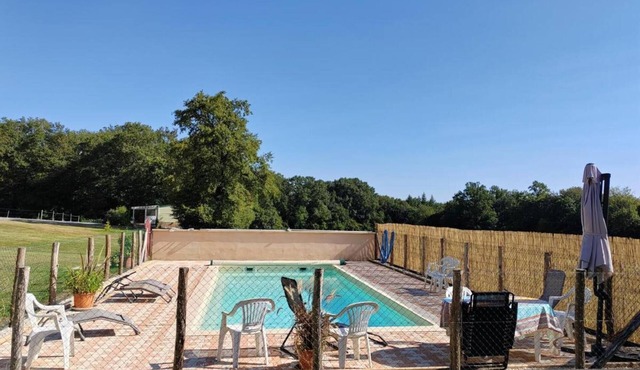 Peaceful Family Getaway in Nature with Shared Pool and Activities