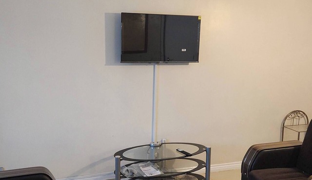 Peaceful Family Home in Tilbury with Garden & Parking for 3 Cars