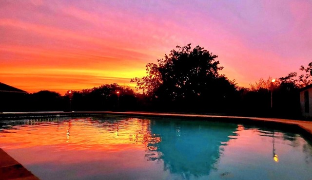 Peaceful Family Retreat – Minutes to AT&T & Rangers Stadiums, Six Flags & More!