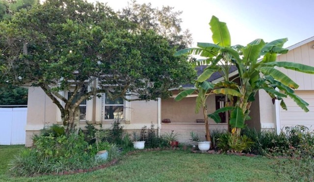 Peaceful family retreat-centrally located for attraction options!
