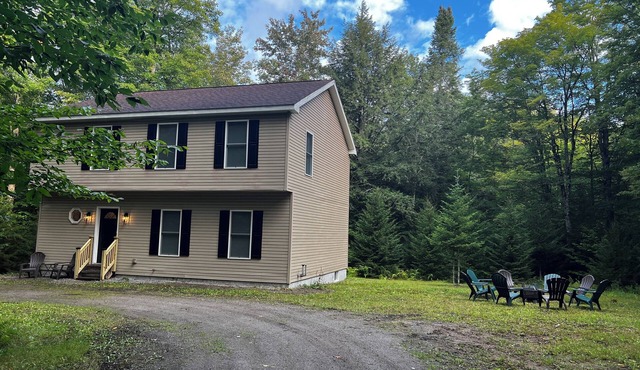 Peaceful Family Retreat – Spacious 4BR Home - 5 acres of forest