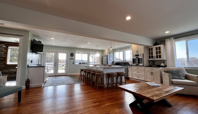 Peaceful farm house located in central Southeastern Massachusetts's