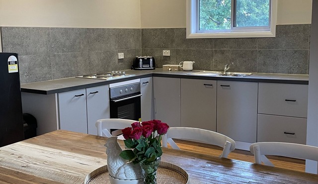 Peaceful Farm Stay Close to Vineyards