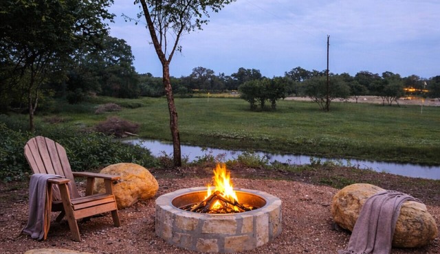 Peaceful Farm Stay Fire Pit Pet-Friendly Room to Gather