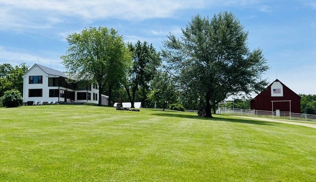 Peaceful Farmhouse - newly renovated with beautiful countryside views