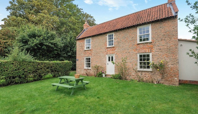 Peaceful Farmhouse - UK44787