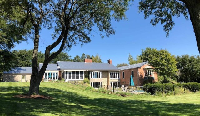 Peaceful Farmland Getaway