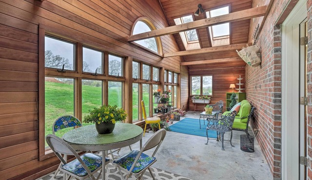 Peaceful Fayetteville Getaway - Pets Welcome!