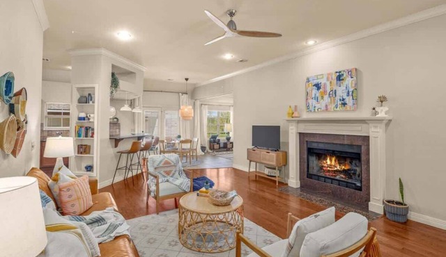 Peaceful Fayetteville Retreat, 15 Min from U of A