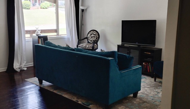 Peaceful FIFA Retreat - Atlanta Nature Preserve Stay - 10 miles to Stadium.