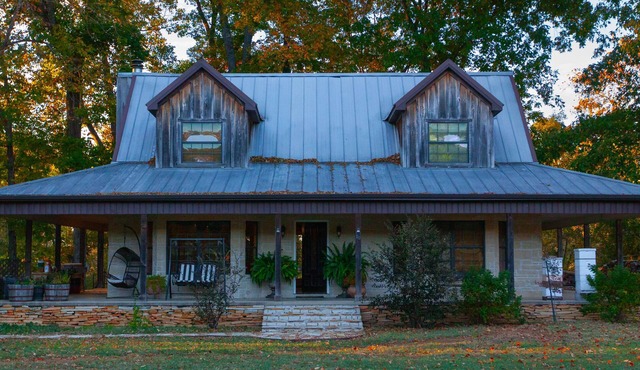 Peaceful Fishing and Mindful Retreat Cabin on Little Red River