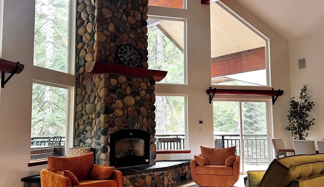 Peaceful forest cabin with Sauna, Hot tub near Hiking+ATV trails and Lakes