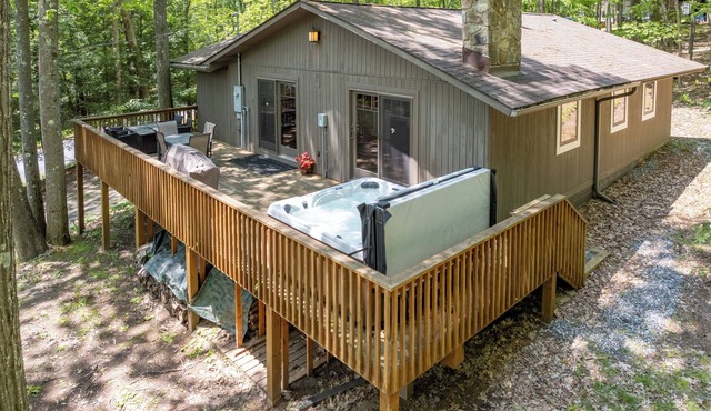 Peaceful Forest Escape w/Lake Access