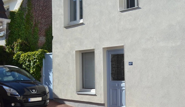 Peaceful house in the heart of the center, with parking & fiber. Sleeps 4-6.