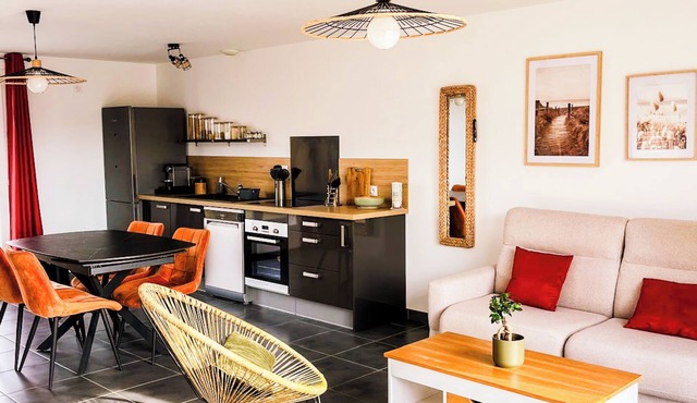 Peaceful family vacation home in Tharon.