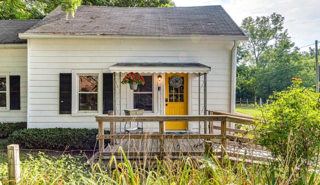 Peaceful Franklin Cottage about 1 Mi to Downtown!