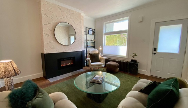 Peaceful full home in the heart of Southside Flats.